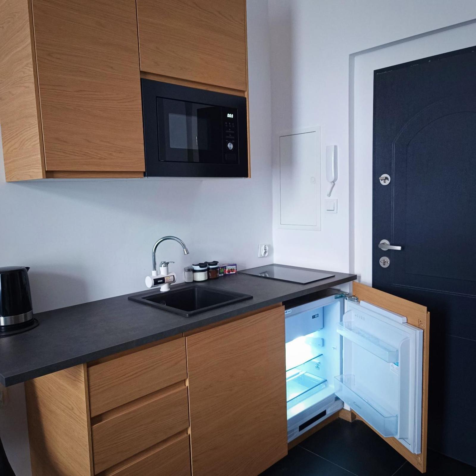 Mh Apartment 热舒夫 外观 照片